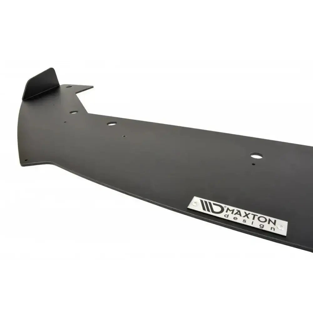 Front splitter til Toyota GT86 Racing V.2 i sort plast med monteringshull og Maxton Design-logo.