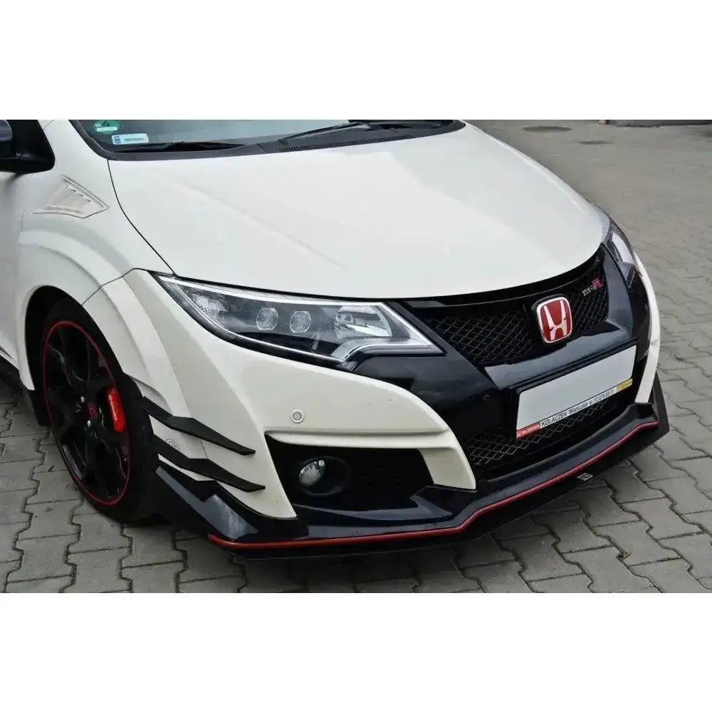 Spoiler til Honda Civic IX Type R Racing V.1 i hvitt med svarte og røde detaljer, nærbilde av fronten.