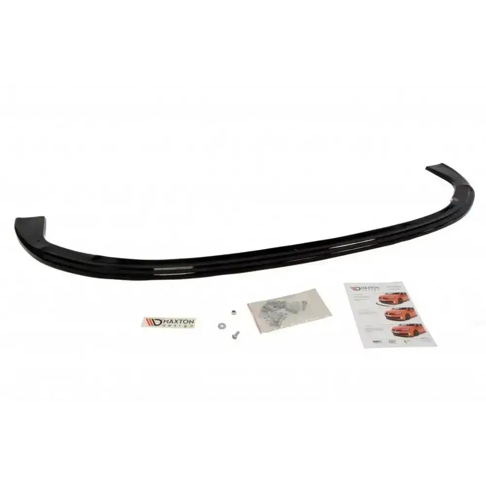 Spoiler til Renault Megane 3 Rs V.1 sett ovenfra med monteringsutstyr og instruksjonsark.