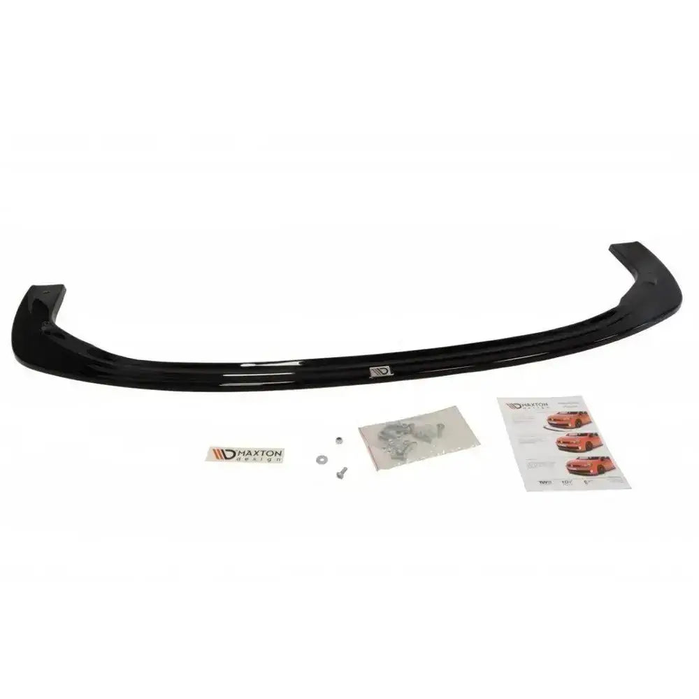 Frontspoiler Renault Megane 3 Rs V.2 sett ovenfra med monteringsutstyr, klistremerke og instruksjonsark.