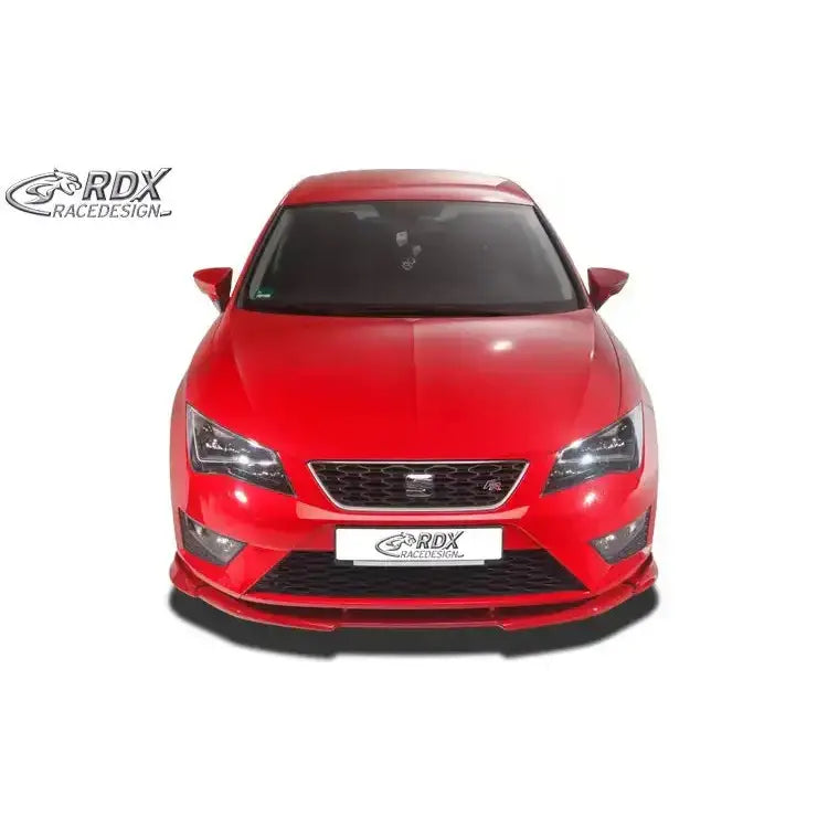Spoiler til Seat Leon 5F FR Cupra, rød bil forfra med sorte detaljer og RDX Racedesign-logo.