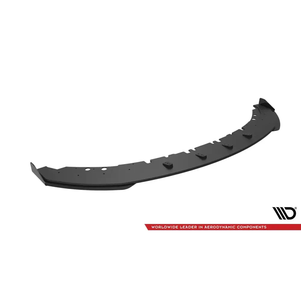 Front lip til BMW 4 Coupe M-Pack F32 Street Pro i sort plast med flaps, sett fra skrå vinkel.