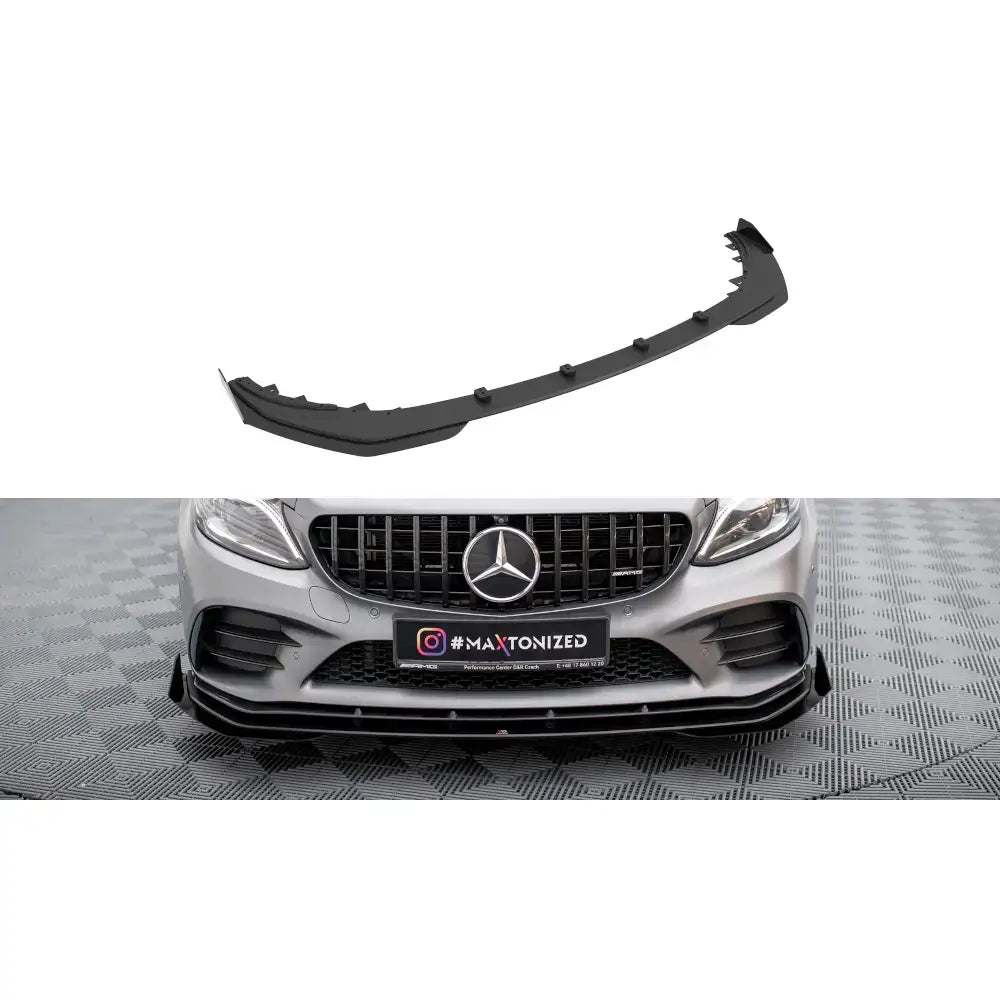 Frontspoiler Mercedes C43 Coupe C205 i sort plast med flaps, montert på bil med matt overflate.