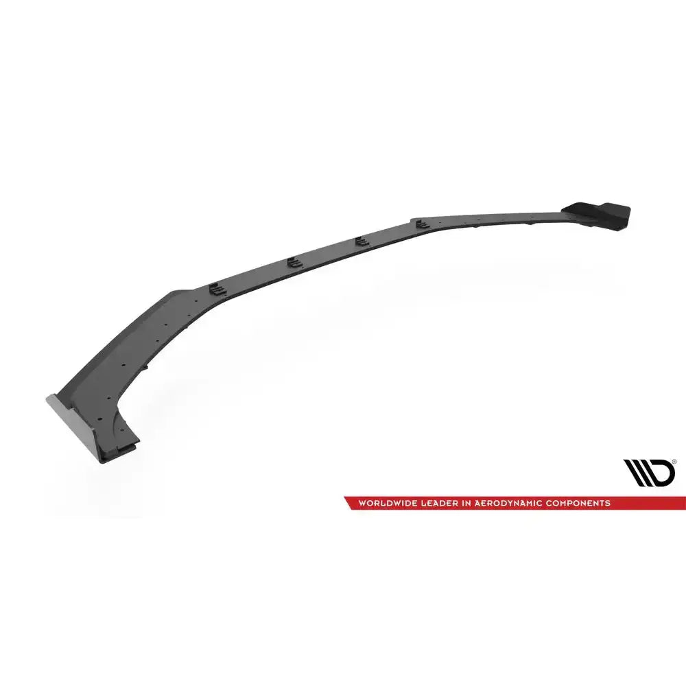 Frontspoiler Hyundai I20 N Mk3 Street Pro V.1 sett skrått med flaps og synlige festeanordninger.