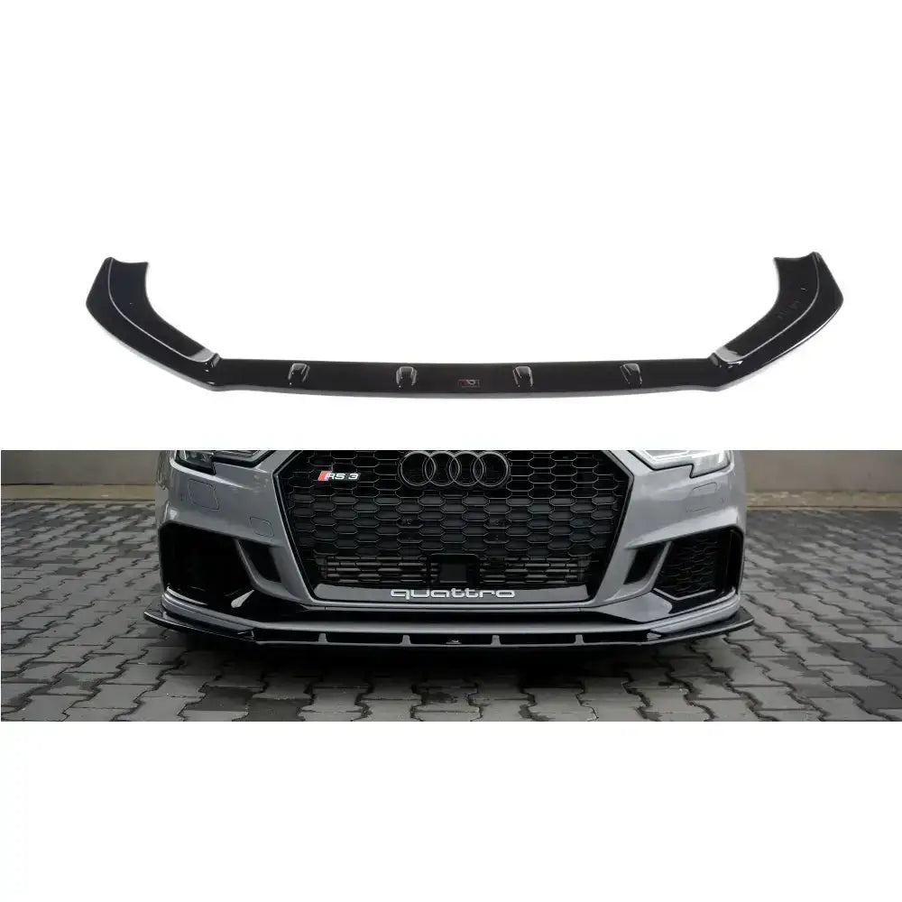 Frontleppe Audi RS3 8V FL sedan i sort plast, vist alene og montert på grå bil med sportslig design.