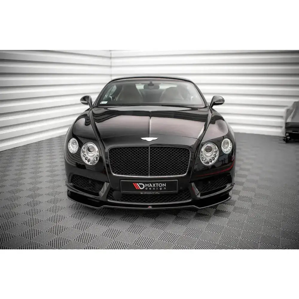Frontspoiler på Bentley Continental GT V8 S Mk2 14-16 sett forfra med markant grill og doble lykter.