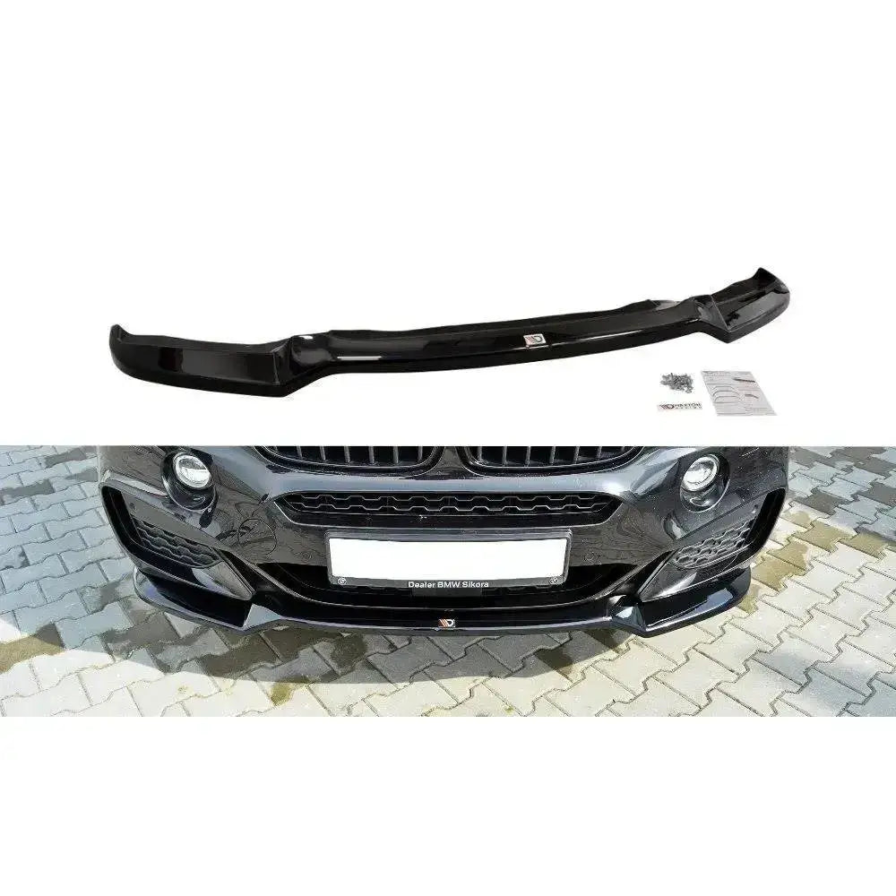 Frontspoiler BMW X6 F16 Mpack V.1 i svart plast, vist separat og montert med festemateriell.