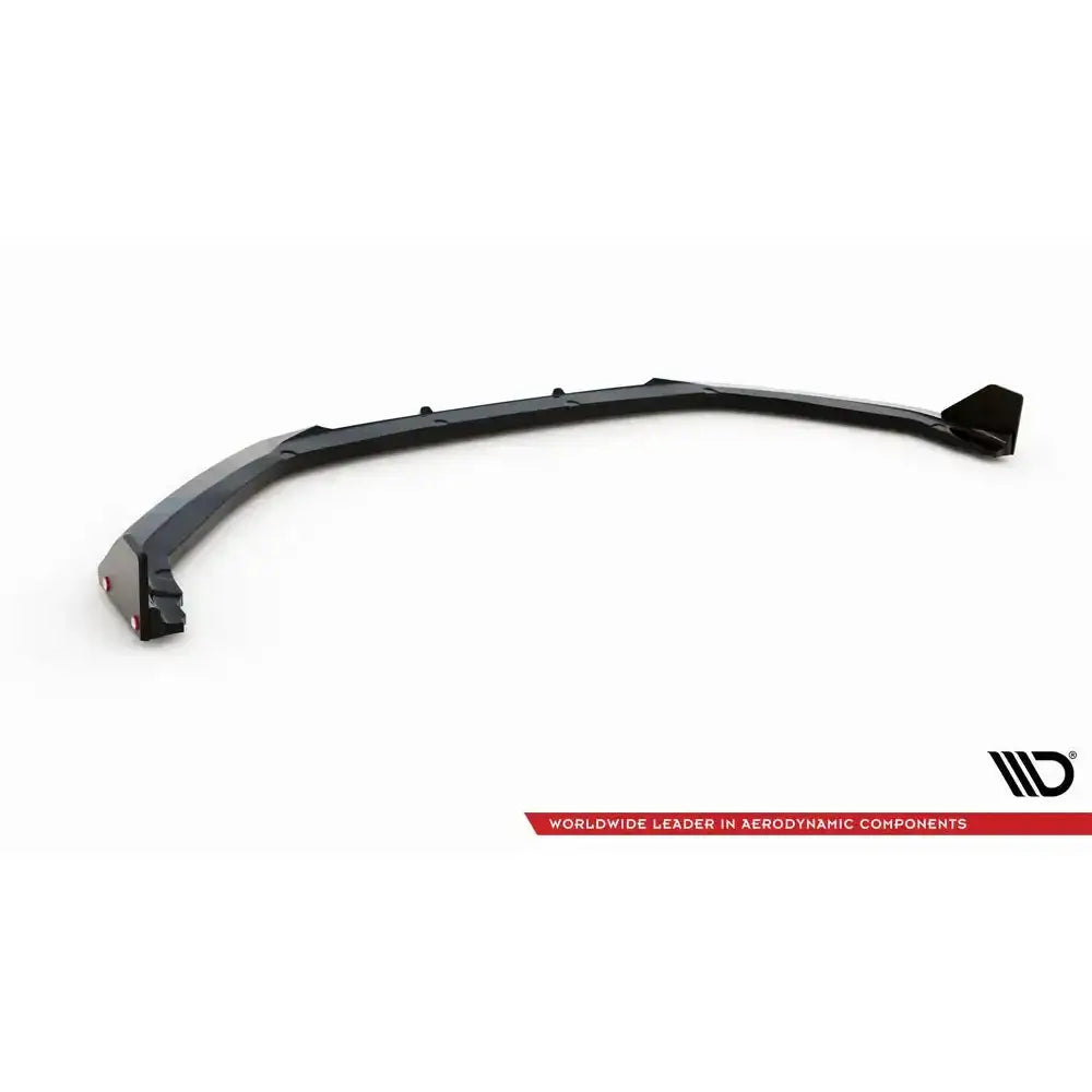 Frontspoiler Peugeot 208 GT Mk2 V.2 med flaps, sort plast med røde ender, skrå vinkel mot hvit bakgrunn.