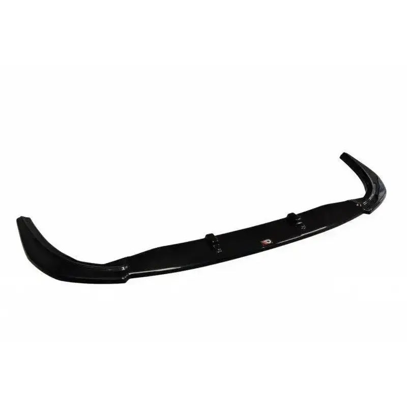 Frontleppe til Ford Focus Mk1 RS V.1, sort og glansfull med buet form og synlige festebraketter.