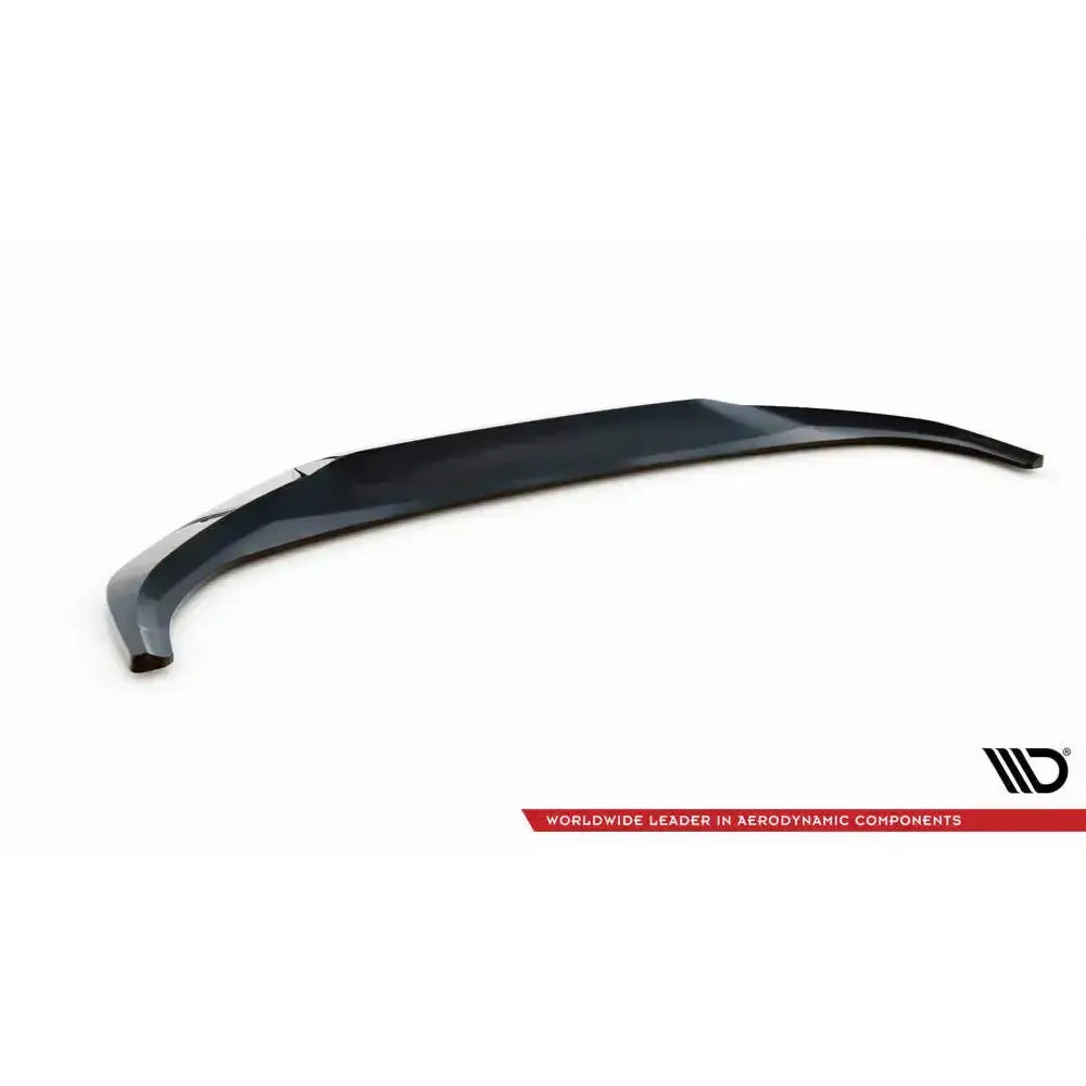 Frontspoiler til Kia EV6 GT-Line Mk1 21- V.1, svart og aerodynamisk, sett fra skrå vinkel.