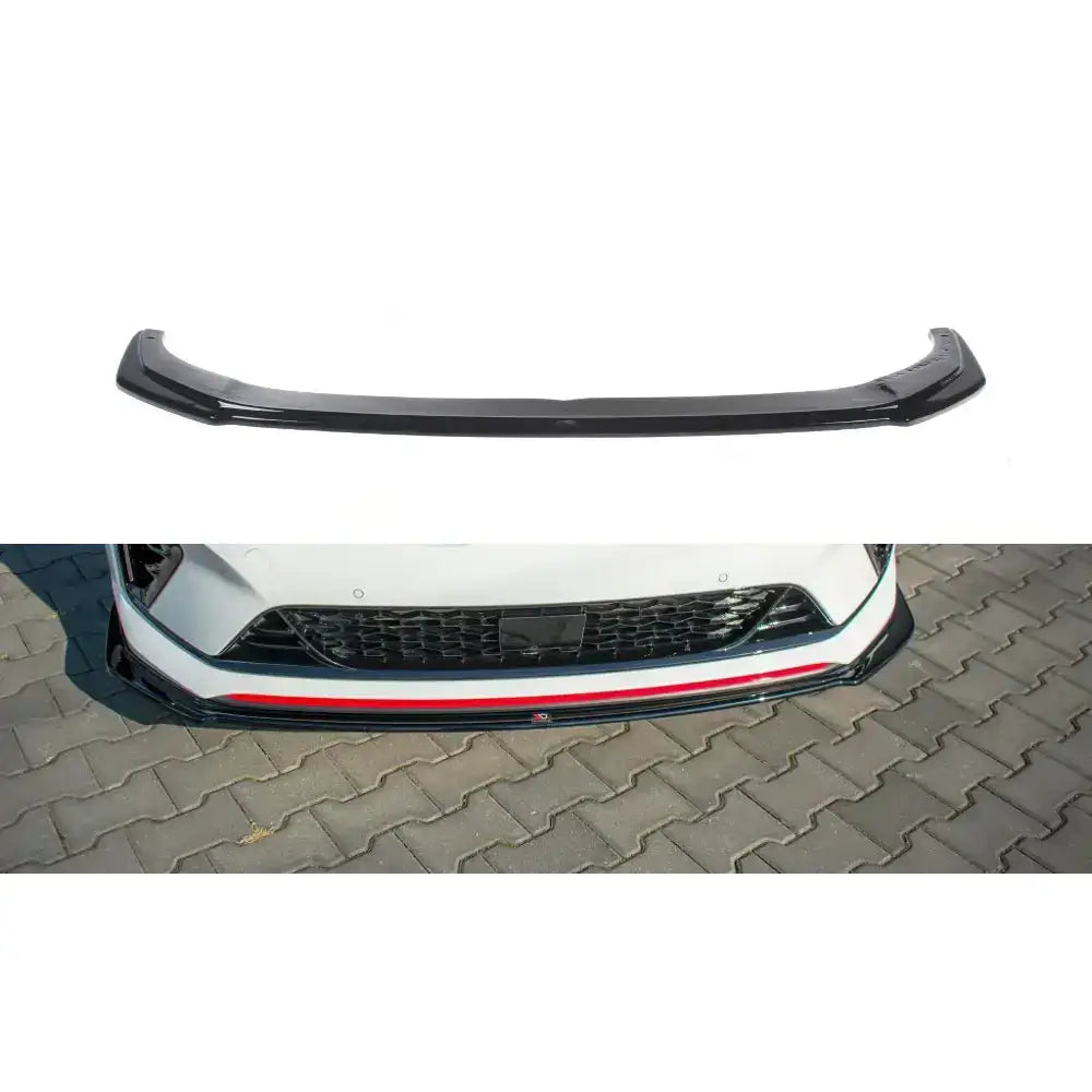 Frontspoiler til Kia Proceed GT Mk 3 V.1 i blank svart plast montert på bilfront.