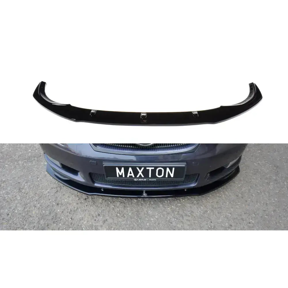 Frontspoiler til Lexus GS Mk.3 V.1 i sort plast, vist alene og montert på bil, med blank overflate.