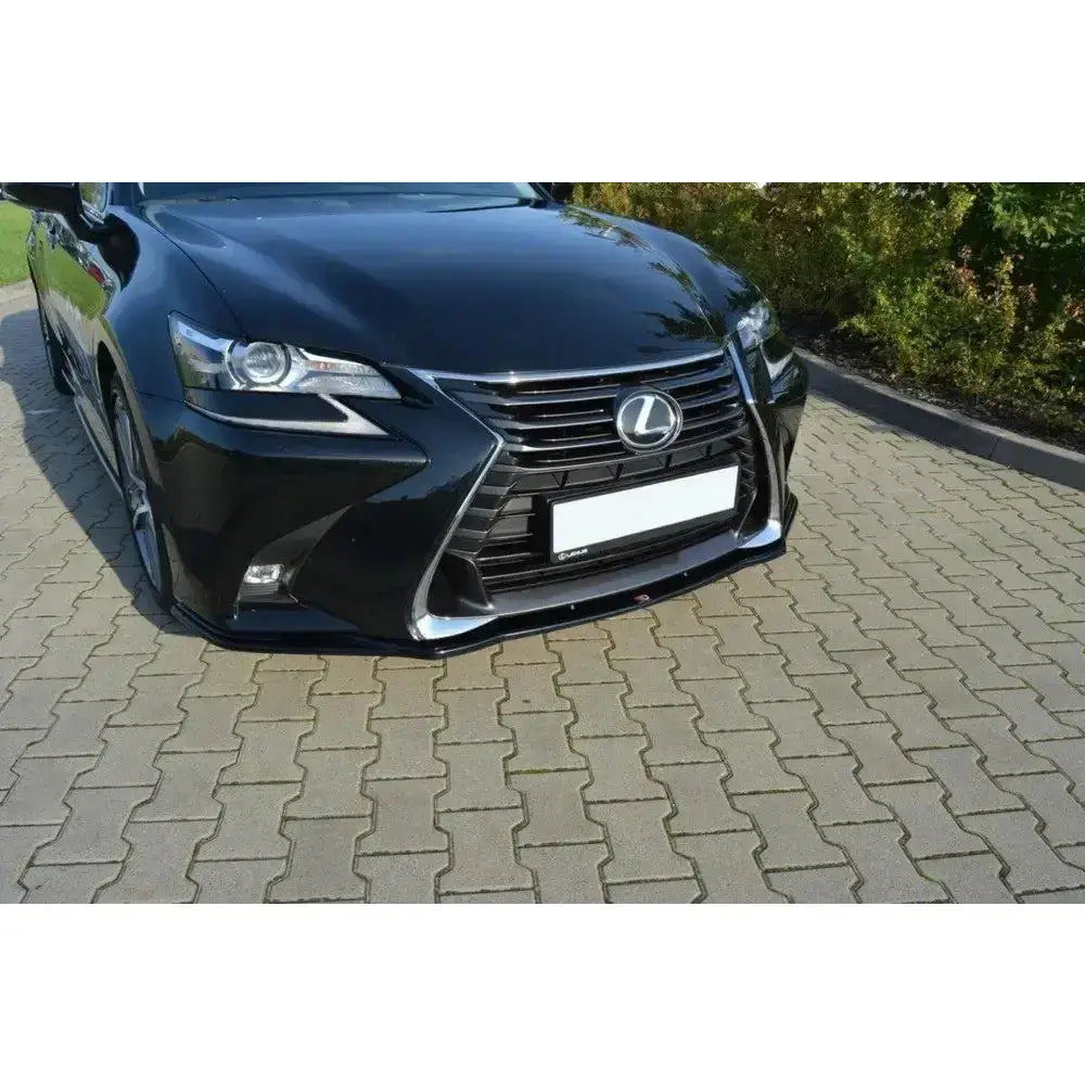 Front splitter på Lexus GS Mk4 Facelift V.1, sort bil med markert grill og LED-frontlykter utendørs.