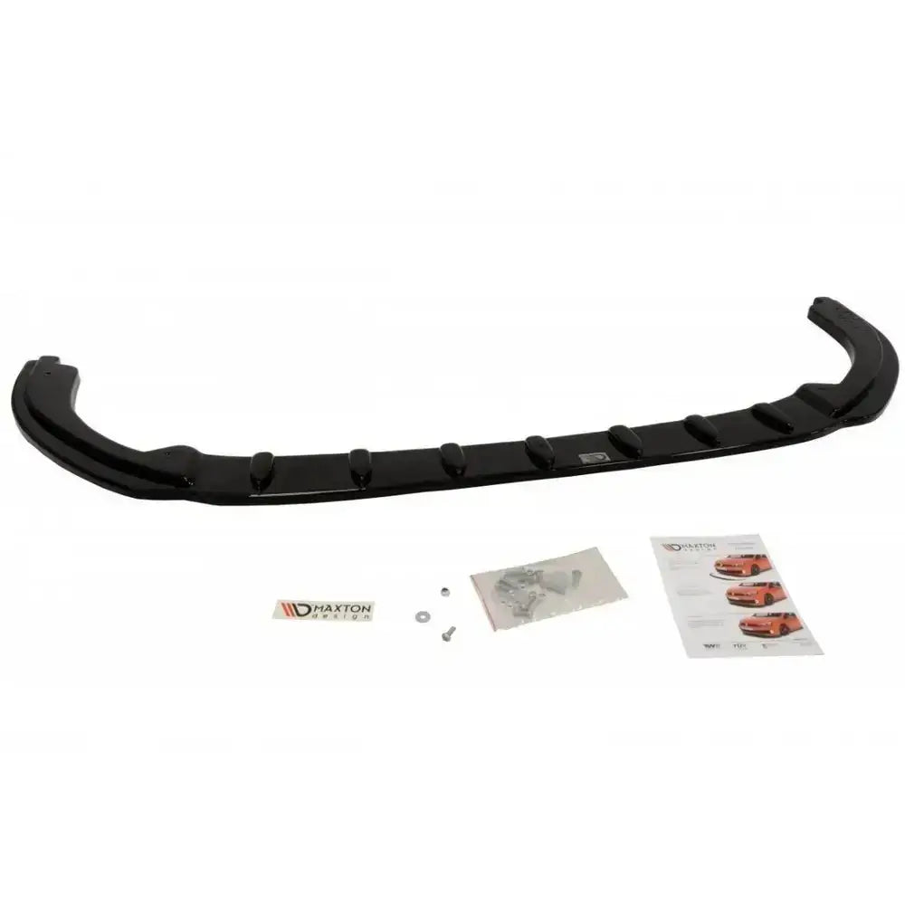 Frontleppe Peugeot RCZ V.1 sett ovenfra med monteringsutstyr, klistremerke og instruksjonsark foran.