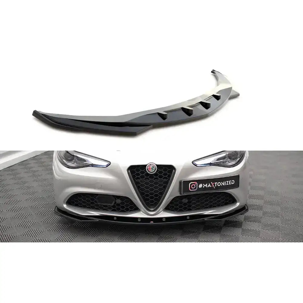 Frontspoiler Alfa Romeo Giulia V.2 Sport i sort plast, vist alene og montert på sølvfarget bil.
