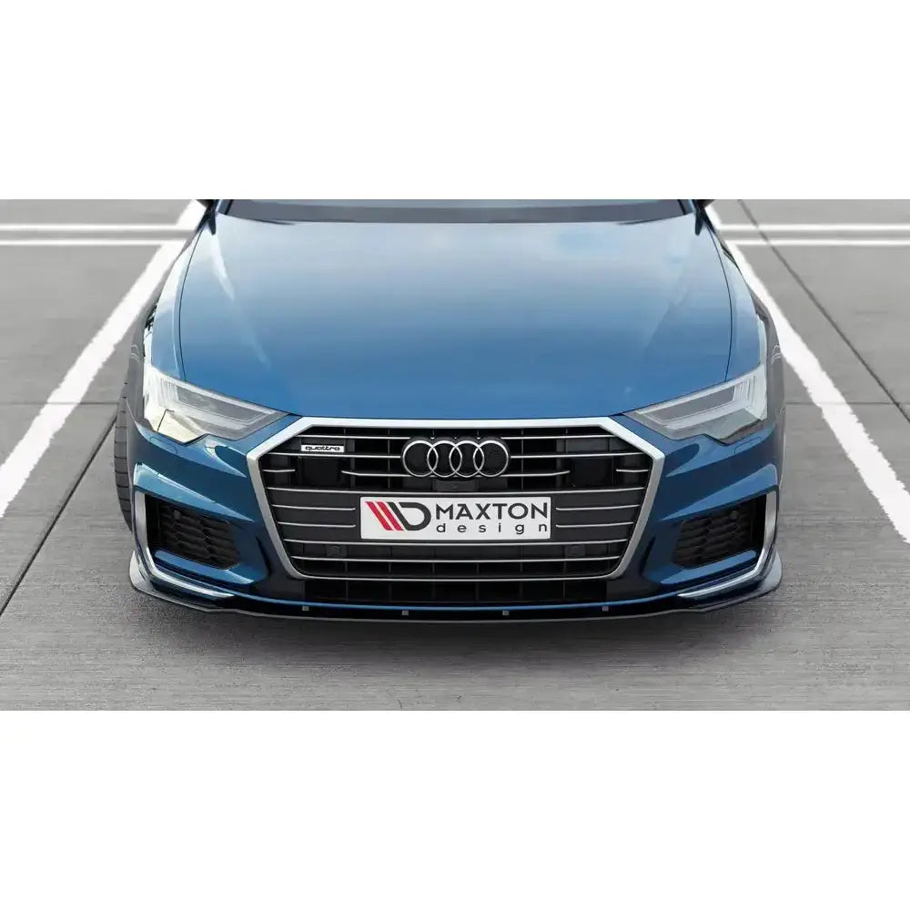 Front lip på Audi A6 S-Line C8 med sølv grill og Maxton Design-logo foran på bilen.