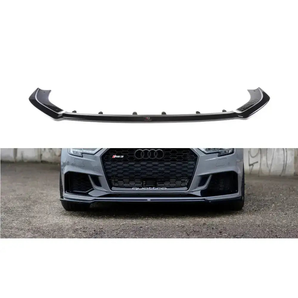 Frontleppe Audi Rs3 8V Fl Sedan vist som sort plastspoiler alene og montert på grå bil.