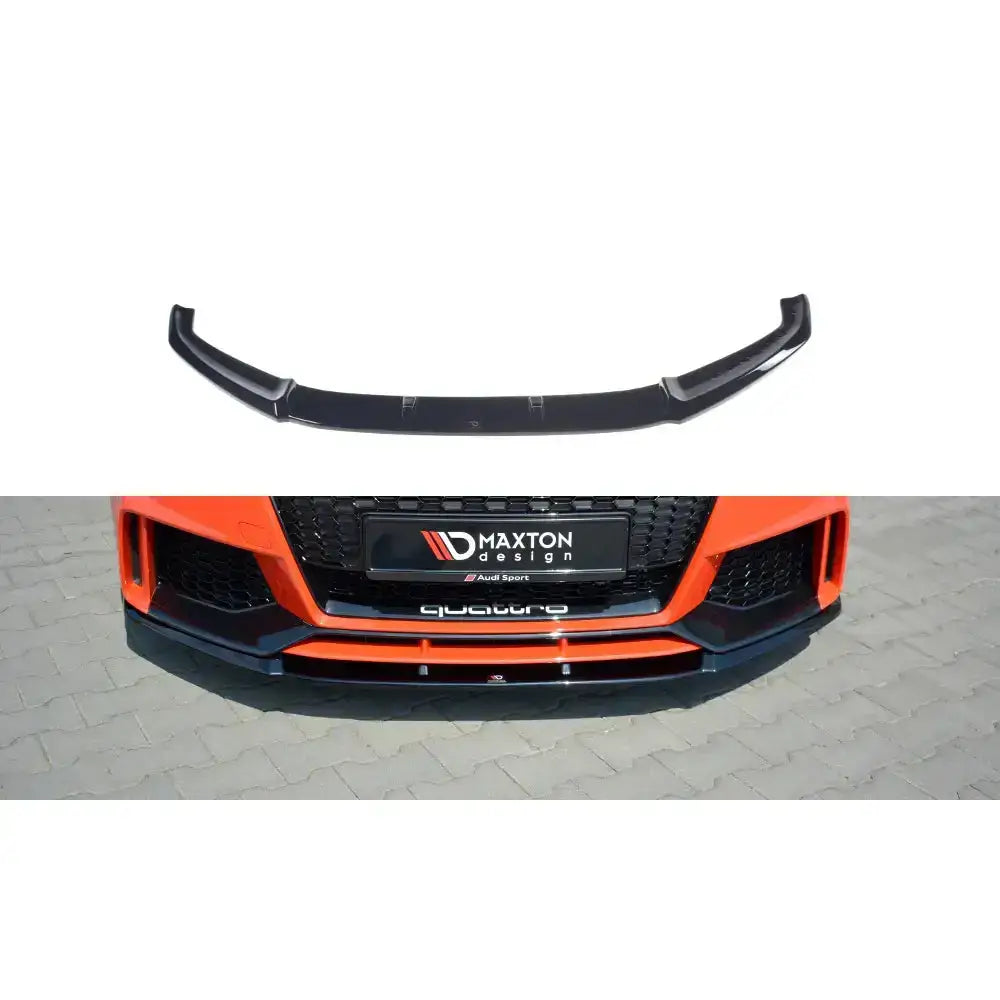 Frontspoiler Audi TT Mk3 (8S) V.2 Rs i sort plast, vist løst og montert på oransje bil foran.