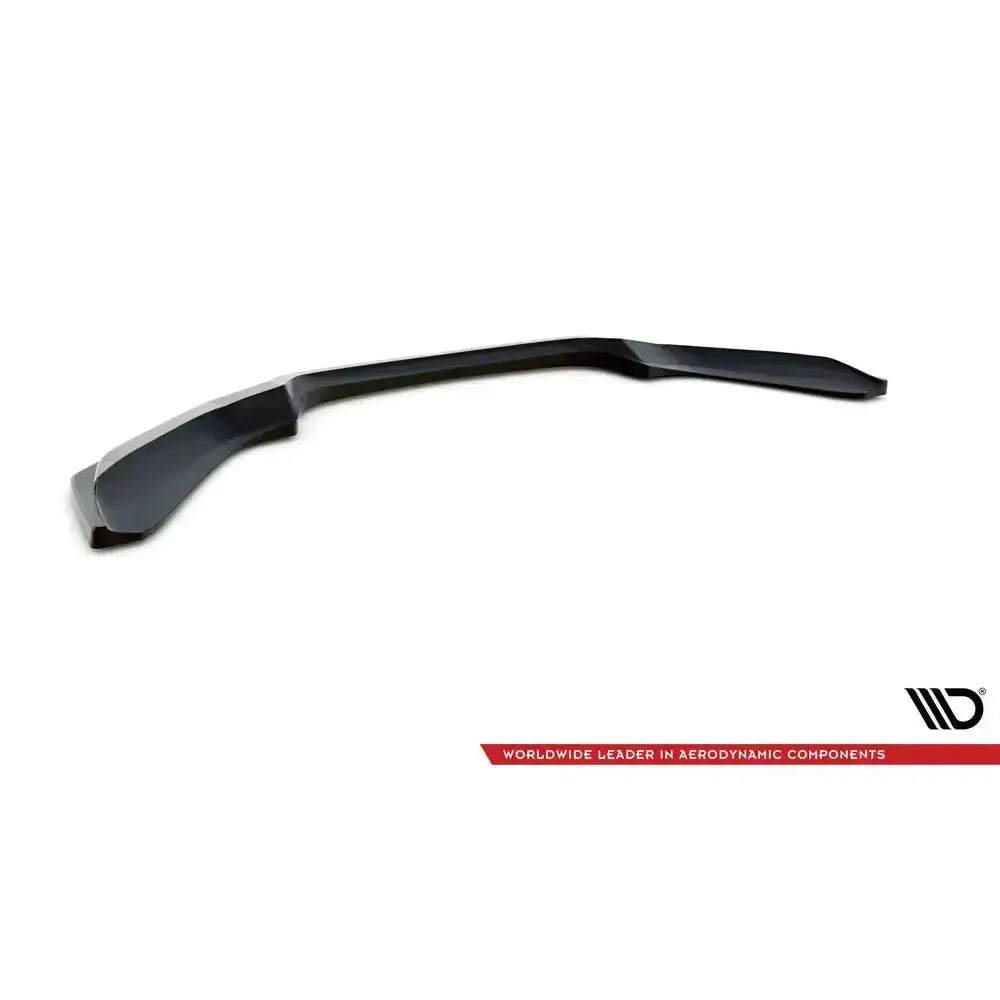 Front lip til BMW 1 F20/F21 V.2 M-Power i sort plast, skrått ovenfra, viser detaljerte kanter.