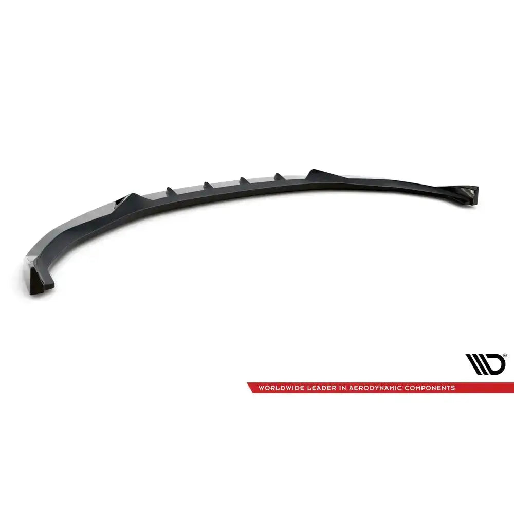 Frontleppe til BMW 4 Gran Coupe M-Pack G26, svart med vertikale ribber, sett ovenfra på hvit bakgrunn.