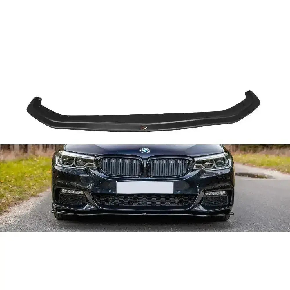 Frontspoiler til BMW 5 G30/G31 M-Pack V.2, sort plast, montert på svart bil sett forfra.
