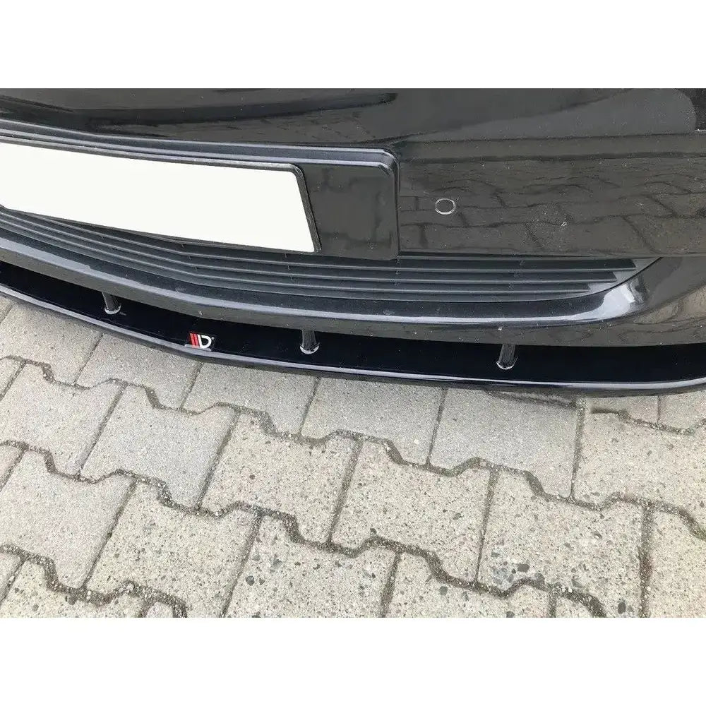 Front splitter til Mercedes V-Klasse W447 V.2 i sort blank plast med metallstøtter og rød-hvit detalj.