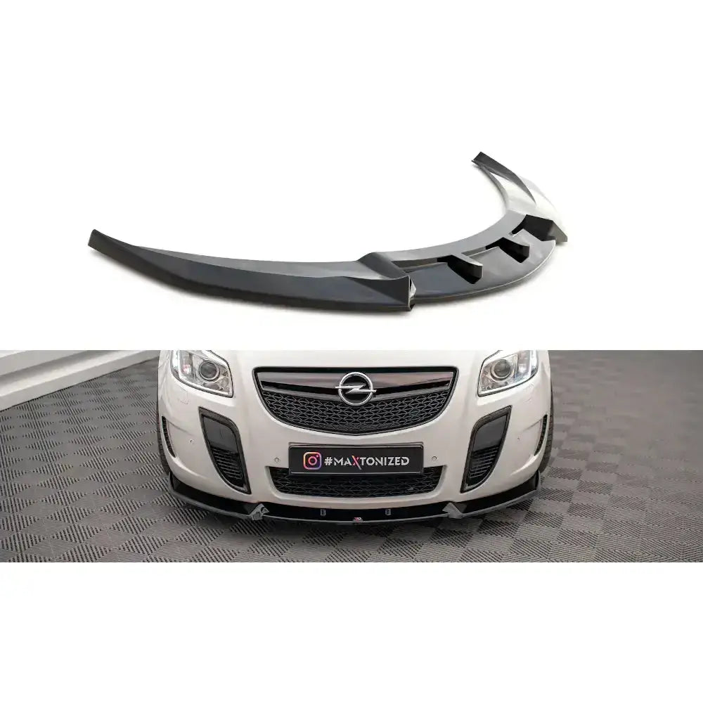 Frontspoiler til Opel Insignia OPC Mk1 09-13, sort plast med aerodynamiske detaljer, montert på hvit bil.