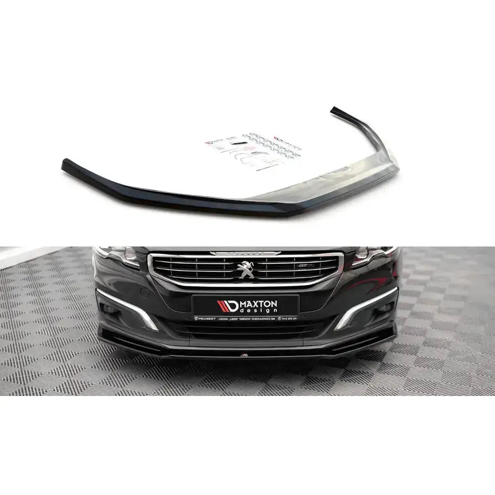 Frontspoiler Peugeot 508 GT Mk1 Facelift V.2 i sort plast, vist separat og montert på bilens front.