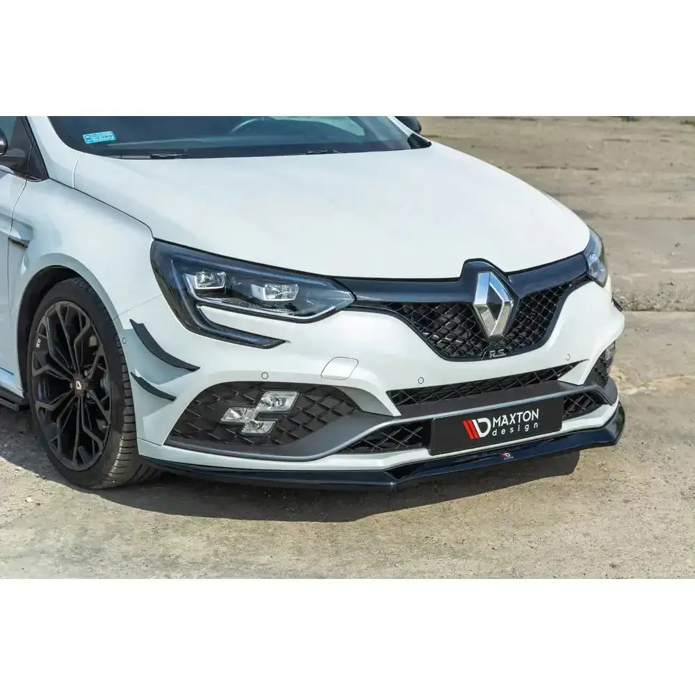 Frontleppe Renault Megane IV Rs V.2 med sorte detaljer og Maxton Design-logo på hvit bil.