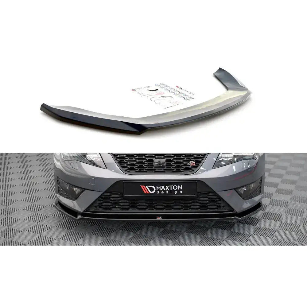 Frontspoiler til Seat Leon FR Cupra Mk3 12-16 V.2 montert på grå bil, sort plast med aerodynamisk design.