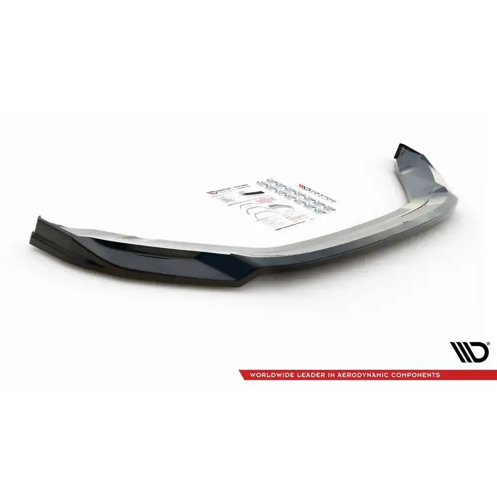 Front splitter til Skoda Kodiaq Mk1 Facelift, svart plast med monteringsutstyr og instruksjoner på hvitt underlag.