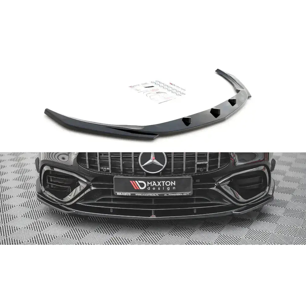 Frontspoiler Mercedes CLA 45 V.3 Aero C118 i sort blank plast, vist montert og som løs del fra skrå vinkel.