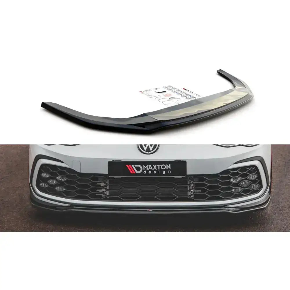 Frontspoiler Volkswagen Golf 8 GTI V.4 20-, svart plast med blank overflate, vist montert og separat.