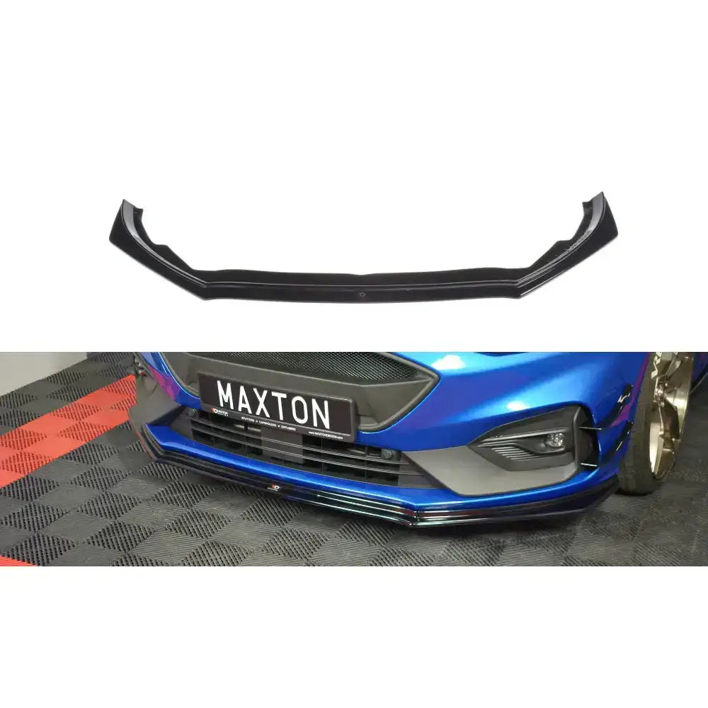 Frontspoiler til Ford Focus ST / St-Line MK4 V.5, sort plast, montert på blå bil sett forfra.