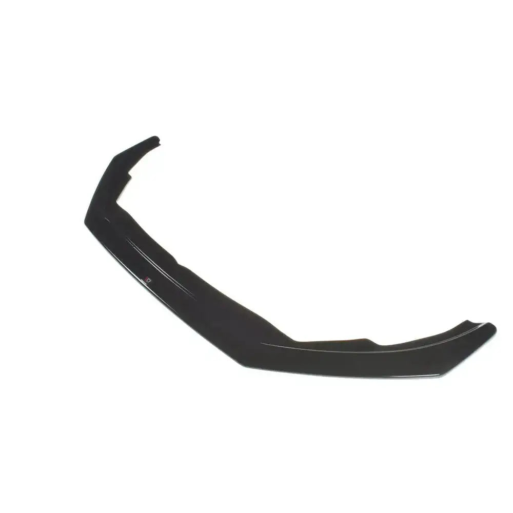 Front lip på sort plastspoiler til Ford Focus ST/St-Line MK4 V.6 med blank finish og linjedetaljer.
