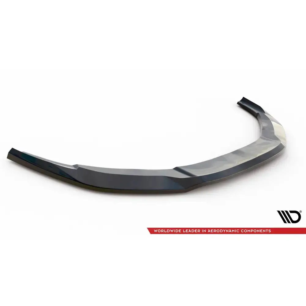 Frontspoiler Audi S8 D4 i svart plast med blank overflate, sett skrått ovenfra mot hvit bakgrunn.