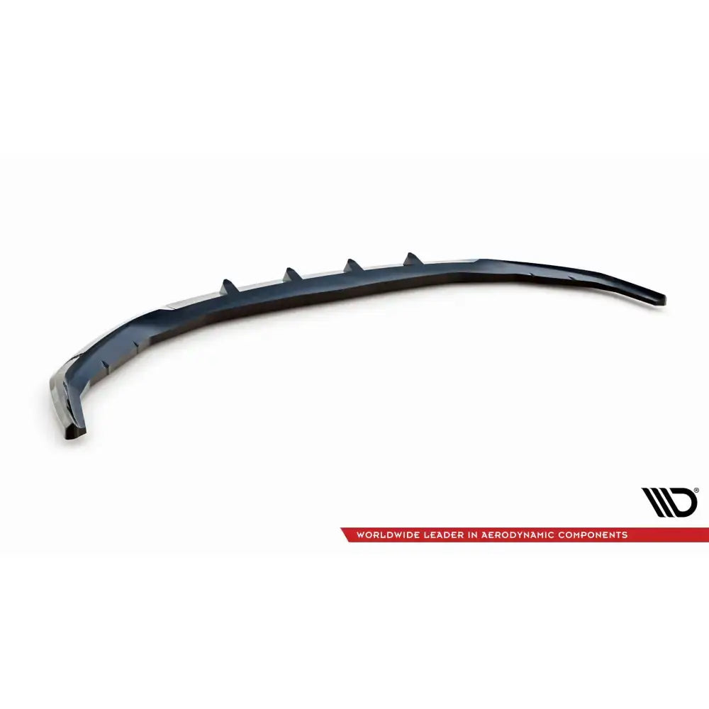 Frontspoiler til BMW 5 G30/G31 Facelift V.1 sett ovenfra med vertikale finner mot hvit bakgrunn.