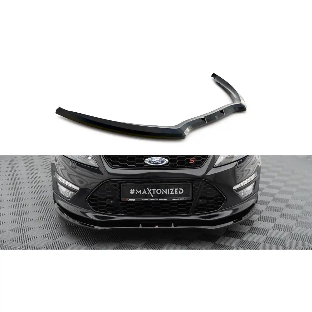 Frontspoiler til Ford Mondeo ST-Line Mk4 Facelift V.1, sort plast, montert og alene mot hvit bakgrunn.