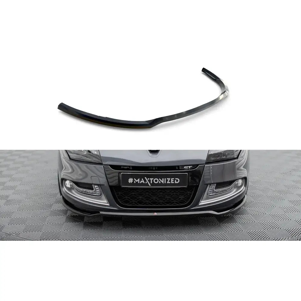 Frontspoiler Renault Megane GT Mk3 V.1 i sort blank plast, vist alene og montert på grå bilfront.