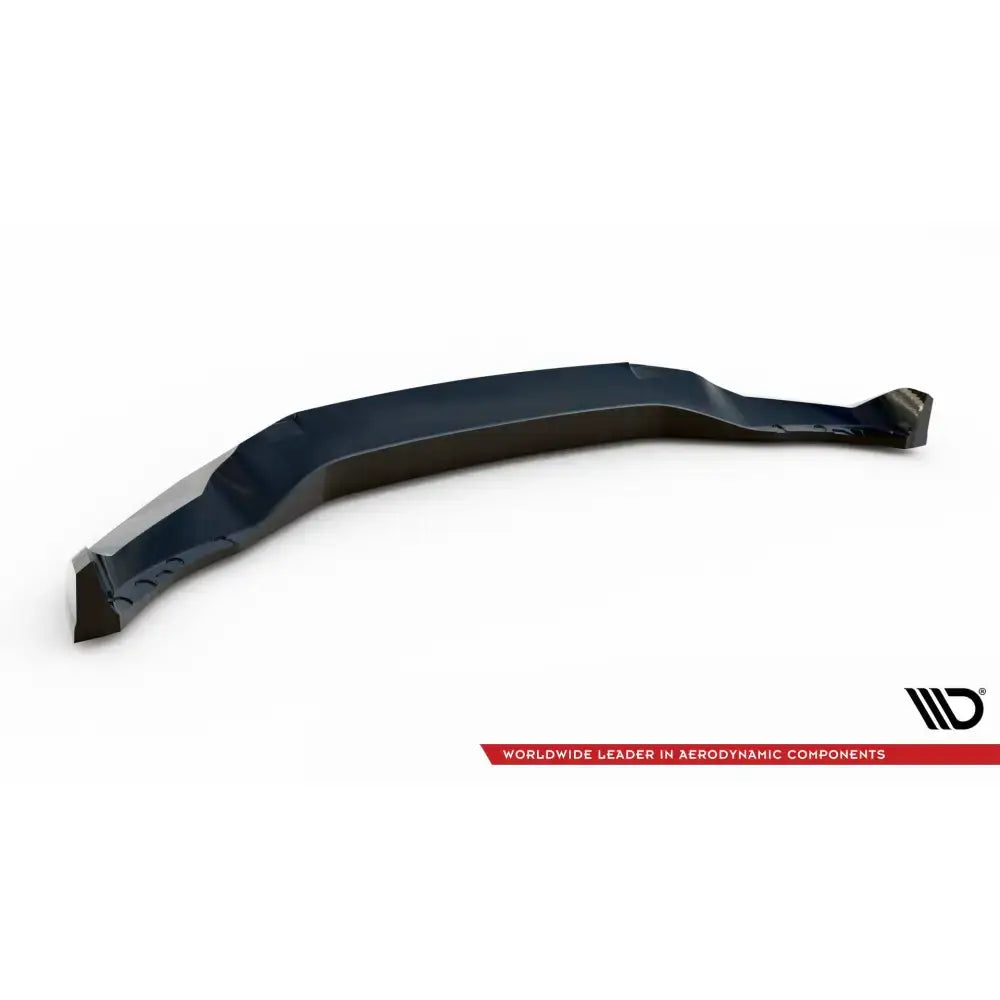 Frontspoiler BMW X5 M-Pack G05 Facelift V.2 sett skrått forfra mot hvit bakgrunn med logo.