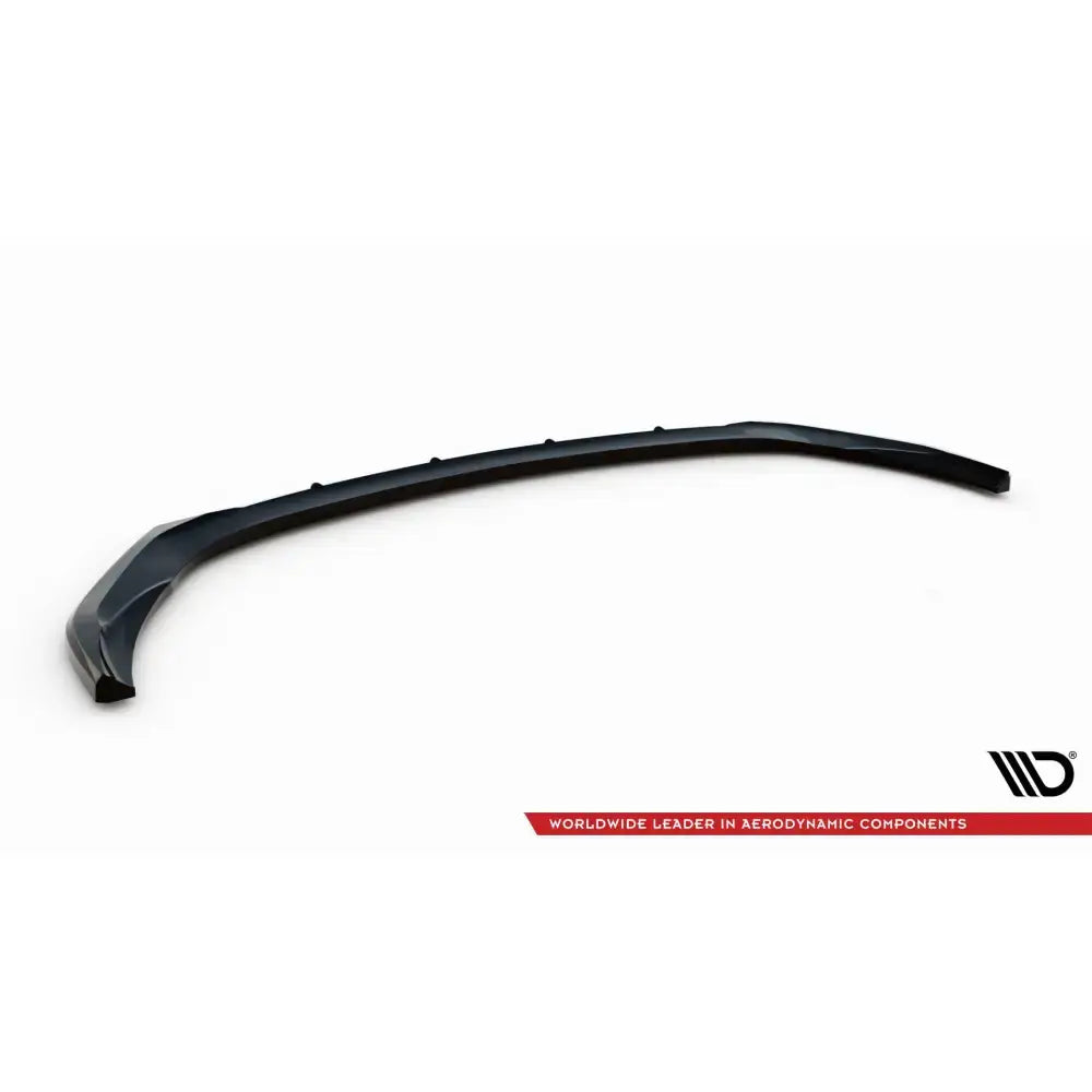 Frontspoiler Mercedes C43 Coupe C205 svart buet plastspoiler med forhøyninger, sett skrått ovenfra.