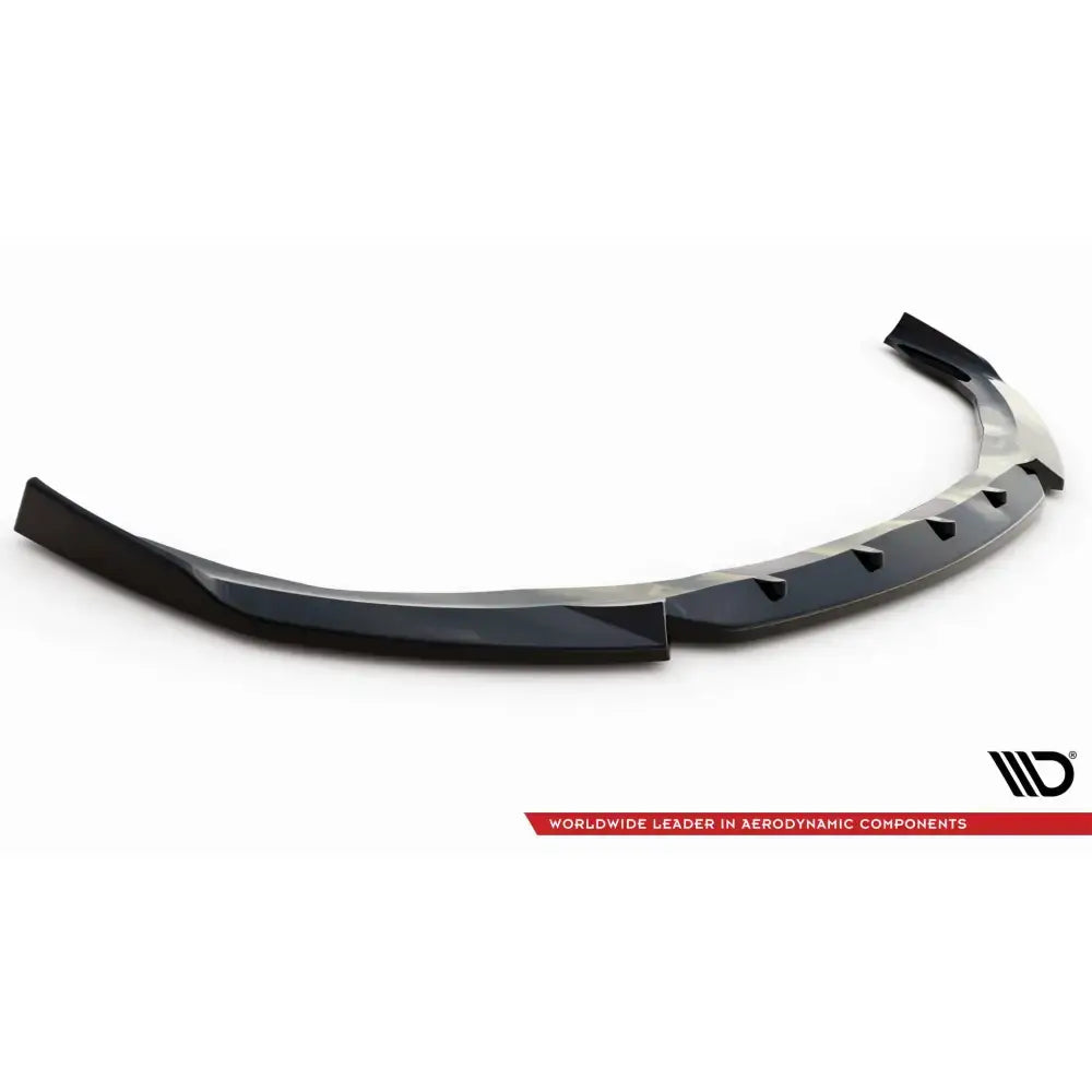 Frontspoiler til Porsche Panamera 970 V.2 i sort plast, skrå vinkel med markerte kanter på hvit bakgrunn.
