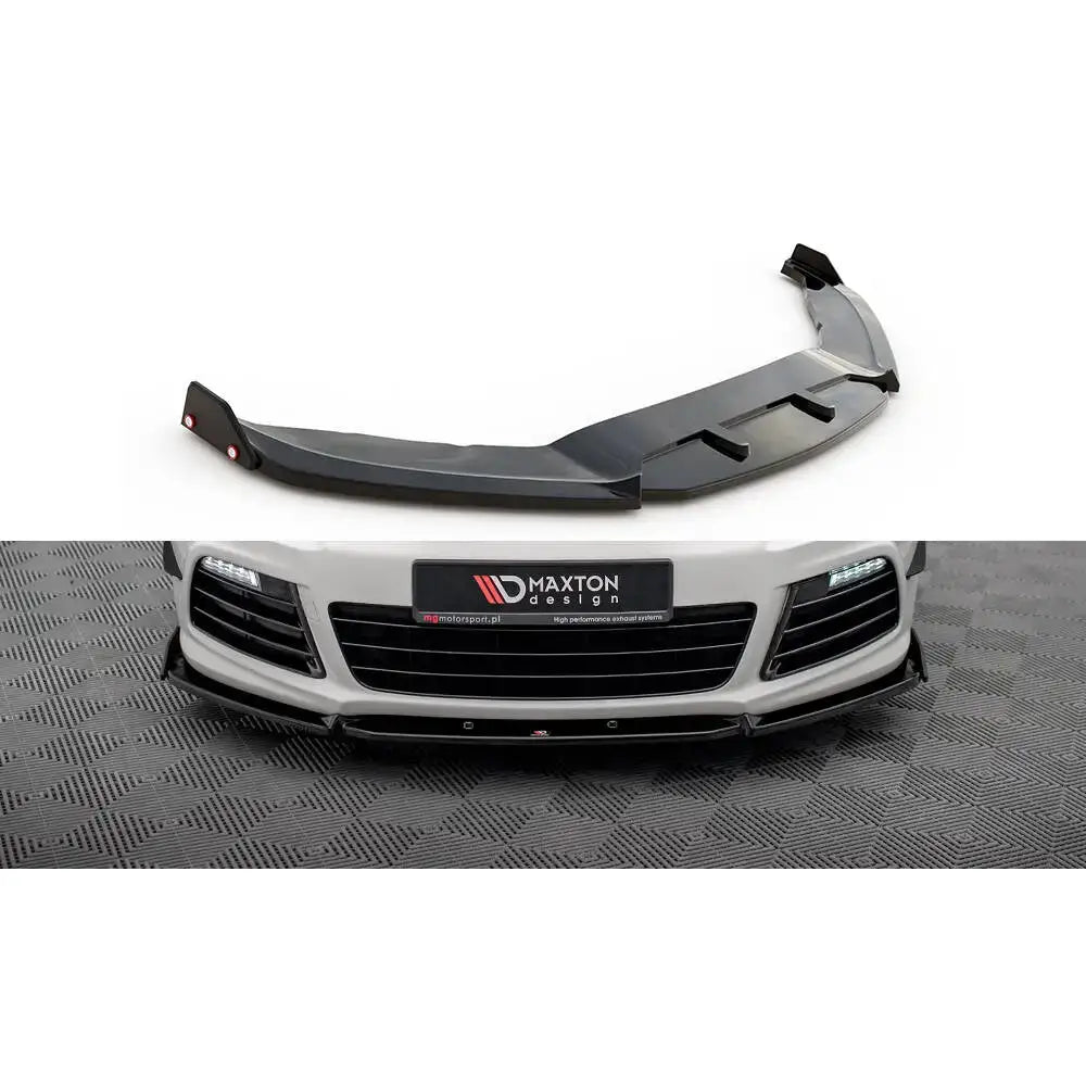 Frontspoiler Volkswagen Scirocco R Mk3 V.3 i svart plast, montert på hvit bil med sporty design.