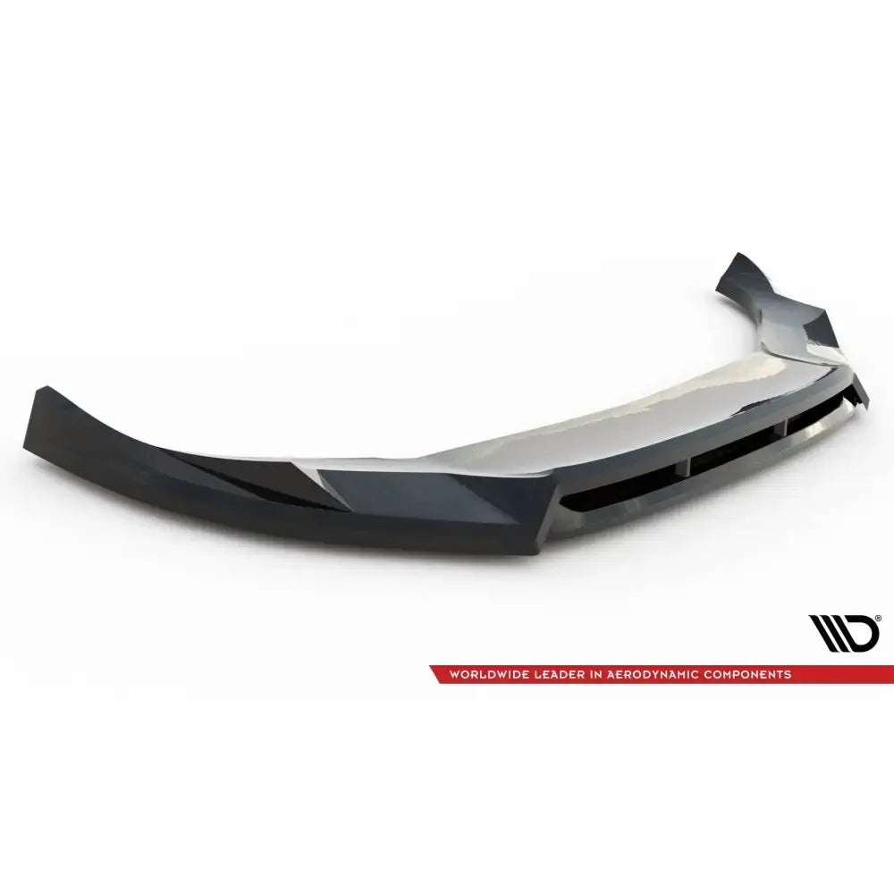 Front lip Cupra Formentor Mk1 V.4 sort plastspoiler med markerte kanter på hvit bakgrunn.