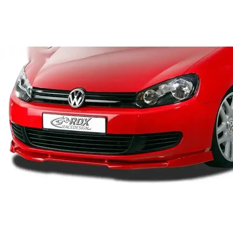 Frontspoiler Volkswagen Golf 6 08-13 Vario X på rød bil med sorte detaljer og RDX Racedesign nummerplate.