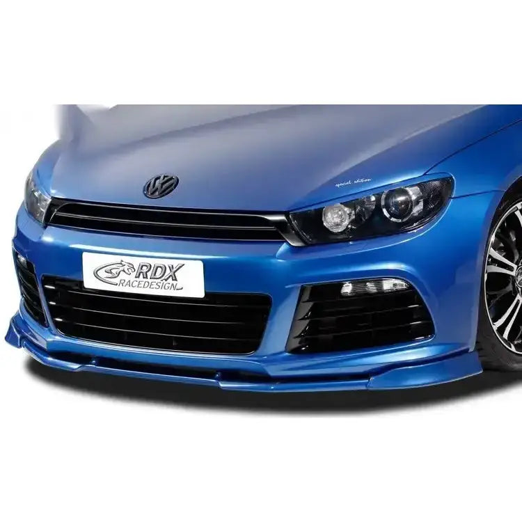 Frontspoiler Volkswagen Scirocco 3 R 09-14 i blå blank finish med grill, frontlykt og aerodynamisk leppe.