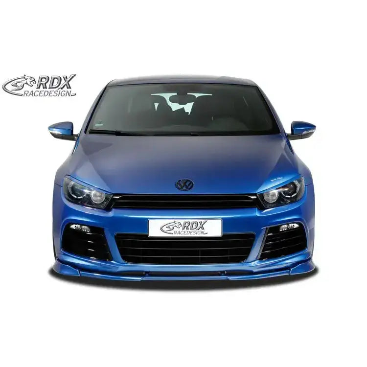 Frontleppe Volkswagen Scirocco 3 R 09-14 på blå bil sett forfra med sorte detaljer og RDX-logo på skiltet.
