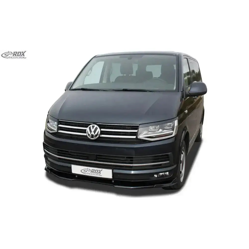Frontleppe på Volkswagen T6 varebil sett forfra med kromdetaljer og tydelige frontlykter.