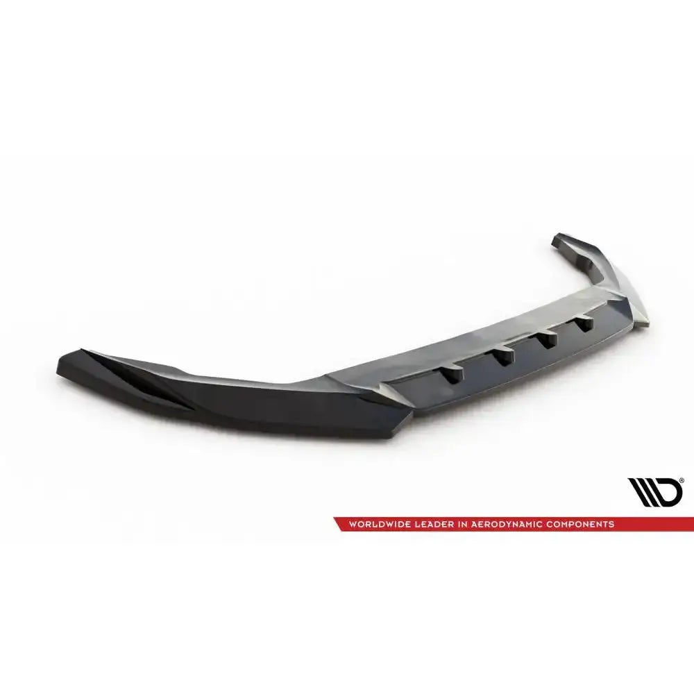 Front lip til Volvo XC90 R-Design Mk2 Facelift, sort plast med fem luftåpninger, sett skrått ovenfra.