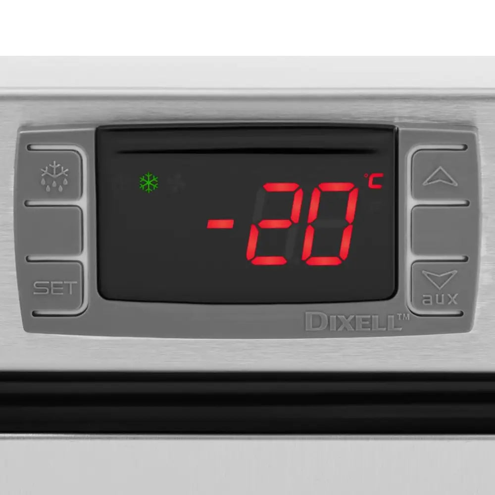 Fryseskap, nærbilde av digitalt display med røde -20°C-tall, sølvknapper og grønn snøkrystallindikator.